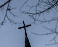 Bild: Jens Büttner/dpa
Die Kirche darf nicht mehr betretenen werden, bis es gelungen ist, die Schadstoffbelastung ausreichend zu senken. (Symbolbild)