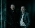 Bild: Jack English/Apple TV/dpa
In der neuen Staffel von „Slow Horses“ sind Jack Lowden (links) als River Cartwright und Gary Oldman als Jackson Lamb zu sehen.