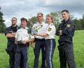 Bild: Gabi Schönberger
Die Weidener Drohnen-Gruppe posiert mit ihrer Drohne "Doris".