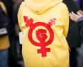 Bild: Christian Charisius/dpa
Längst kein Kampfbegriff mehr. Gendersprache polarisiert nur noch, weil ihre Feinde weiter gerne gegen sie Stimmung machen wollen.
