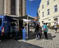 Bild: knz
Beim "Redaktion-on-Tour"-Bus in Sulzbach-Rosenberg konnte man am Glücksrad drehen, sich ein Gratis-Eis abholen und vor allem mit Mitarbeitenden von Oberpfalz-Medien ins Gespräch kommen.