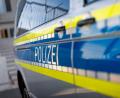 Symbolbild: Daniel Karmann/dpa
Die Polizei sperrt den Bereich ab.