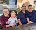 Bild: Petra Hartl
Tapfer kämpft der kleine Tim gegen Leukämie. Für seine Eltern Katharina und Lukas Friedrich und seinen neunjährigen Bruder Leon ist seit der Diagnose nichts mehr, wie es einmal war.
