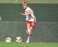 Bild: Harry Langer/dpa
Reist im Alter von 21 Jahren erstmals zur Nationalmannschaft: Augsburg-Profi Hennes Behrens. (Archivbild)