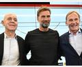 Bild: Florian Wiegand/dpa
DFB-Vizepräsident Hans-Joachim Watzke (r) mit Bundestrainer Jürgen Klopp (M) DFB-Präsident Bernd Neuendorf. (Archivbild)