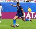 Bild: Rebecca Blackwell/AP/dpa
Bald nicht mehr in Nike-Schuhen: Kylian Mbappé. (Archivbild)