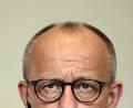 Bild: Christoph Soeder/dpa
Kanzler Merz blickt in eine ungewisse Zukunft.