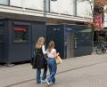 Bild: Dominik Kotzur/dpa
Diese Toilette in der Kölner Innenstadt wird ständig bewacht - und das ist ganz schön teuer.