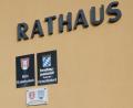 Bild: Robert Dotzauer
Vier Millionen Euro Neukredite? Viel zu viel sagt die Kommunalaufsicht. In Absprache mit dem Landratsamt reduzierte der Rat die Kreditaufnahme und erhöhte zum Ausgleich hoffnungsvoll die Ansätze auf der Einnahmenseite des Vermögenshaushaltes.