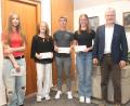 Bild: Josef Pilfusek
Bürgermeister Robert Lindner (rechts) zeichnet Nina Pakhomova, Lena Helgert, Matthias Schieder, Hanna Fütterer (von links) aus.