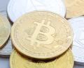 Bild: Fernando Gutierrez-Juarez/dpa
Die Kurse von Kryptowerten wie Bitcoin und Ether schwanken stark, Kritiker warnen regelmäßig vor Spekulationsblasen. Doch das Interesse ist groß. (Symbolbild)