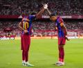 Bild: Jose Breton/AP/dpa
Raphinha feiert gemeinsam mit Lamine Yamal.