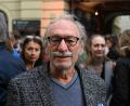 Bild: Felix Hörhager/dpa
Die Kultserie „Kir Royal“ mit Franz Xaver Kroetz als Klatschreporter Baby Schimmerlos wird 40 Jahre alt - und ist bestens gealtert. (Archivbild)