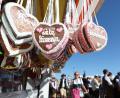 Bild: Karl-Josef Hildenbrand/dpa
Strahlendes Wetter beschert dem Oktoberfest einen Bilderbuchstart.
