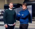 Bild: -/Isar Aerospace/dpa
Isar Aerospace-Mitgründer Josef Fleischmann (r.) legt seine Aufgabe als Technikchef nieder. Daniel Metzler (l.) bleibt Unternehmenschef. (Handout)