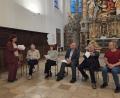 Bild: Susanne Götte
Bei einem Treffen Mitte September in der Michaelskirche gaben die Mitglieder des Interreligiösen Gesprächskreises dem Ablauf des Abends der Religionen den letzten Schliff. Bei Pfarrerin Christiane Weber (links) laufen die organisatorischen Fäden zusammen.