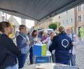Bild: szl
Viele Leser nutzten bei "Redaktion on Tour" am Wochenmarkt in Kemnath die Chance, Mitarbeiter von Oberpfalz-Medien zu treffen und ihre Wünsche, Kritik und Anregungen zu äußern.