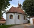 Bild: Josef Rosner
Die Totenkapelle am Friedhof in Leonberg muss restauriert werden. Die Kirche Leonberg will deshalb die Gemeinde mit ins Boot nehmen, weil sie es finanziell alleine nicht stemmen können, zumal auch der Denkmalschutz noch ein Wörtchen mitredet.