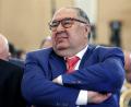 Bild: Yuri Kochetkov/epa/dpa
Der Oligarch Alischer Usmanow ist in Europa als langjähriger Präsident des Fecht-Weltverbandes FIE und als früherer Anteilseigner des englischen Fußballclubs FC Arsenal bekannt. (Archivbild)
