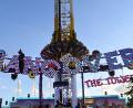 Bild: Felix Hörhager/dpa
Weniger als 24 Stunden nach einem tödlichen Unfall auf dem Münchner Oktoberfest ist der Freifall-Turm „Hangover“ wieder in Betrieb.
