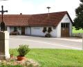 Bild: Bernhard Kreuzer
Die Sanierung des Gerätehauses der Feuerwehr Zwergau in Behringersreuth ist zu kostspielig. Ein Neubau gleich neben an wird es ersetzen.
