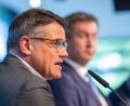 Bild: Peter Kneffel/dpa
Wie sein bayerischer Kollege Söder fordert auch der hessische Ministerpräsident Rhein Konsequenzen aus dem Linken-Sieg in Berlin. (Archivbild)
