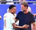 Bild: Tom Weller/dpa
Kylian Mbappé (links) empfindet großen Respekt vor Bundestrainer Jürgen Klopp. (Archiv-Foto)