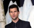 Bild: Britta Pedersen/dpa
Taylor Lautner und seine Ehefrau sind Eltern geworden. (Archivbild)