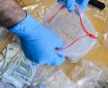 Symbolbild: Jens Schlueter /dpa
Ein mutmaßlicher Großdealer, der den Raum Amberg mit Crystal bedient haben soll, muss sich vor dem Landgericht Amberg verantworten.