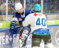 Archivbild: Elke Englmaier
Alex-Olivier Voyer und die Blue Devils Weiden haben am Freitagabend gegen die Bietigheim Steelers mit 3:7 verloren.