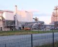 Bild: Robert Dotzauer
3,7 Hektar umfasst das Bauvorhaben der Firma naturheld im Gewerbegebiet am Parksteiner Weg zur Erweiterung der Lagerflächen für Holzfaserdämmplatten. Zur Bauverpflichtung gehört der Rückhalt von Niederschlagswasser aus befestigten Verkehrsflächen in Sickermulden.