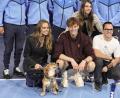 Bild: Marco Alpozzi/LaPresse via ZUMA Press/dpa
Tennisstar Jannik Sinner (Mitte) und seine Freundin Laila Hasanovic (links) zeigten sich schon im November gemeinsam nach Sinners Sieg gegen Carlos Alcaraz bei den ATP-World Tour Finals. (Archivbild)