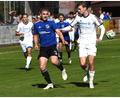 Bild: Gerhard Büttner
Laufduell zwischen dem Etzenrichter Noah Hammer (blaues Trikot) und Manuel Zäch (SV Schwarzhofen).