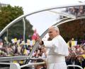 Bild: Emma Da Silva/AP/dpa
Hunderttausende Menschen sind für die Papstmesse ins Stadtzentrum von Paris gekommen.