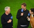 Bild: Tom Weller/dpa
TV-Experte Bastian Schweinsteiger zusammen mit Bundestrainer Jürgen Klopp und ARD-Moderatorin Esther Sedlaczek vor dem Länderspiel gegen Griechenland.