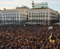 Bild: Manu Fernandez/AP/dpa
An dem Marsch in Madrid beteiligten sich Familien, Jugendliche und Rentner.