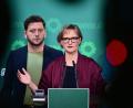 Bild: Sebastian Gollnow/dpa
Wollen im Dezember für eine weitere Amtszeit kandidieren: Felix Banaszak und Franziska Brantner (Archivbild)