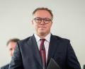 Bild: Jacob Schröter/dpa
Thüringens Ministerpräsident Mario Voigt (CDU) dringt auf eine programmatische Neuaufstellung seiner Partei nach drei Wahlniederlagen bei Landtagswahlen. (Archivbild)