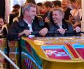 Bild: Sven Hoppe/dpa
Markus Söder (CSU), Ministerpräsident von Bayern, und Dominik Krause (Bündnis 90/ Die Grünen), Oberbürgermeister von München, fahren anlässlich der Nominierung Münchens als deutscher Olympia-Bewerber auf dem Oktoberfest zusammen mit der Achterbahn „Olympia Looping“.
