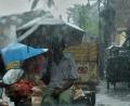 Bild: Bikas Das/AP/dpa
Im Norden Indiens und in Nepal hinterlässt ein Monsuntief Zerstörung und Leid.
