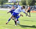 Bild: Hubert Ziegler
Brisantes Duell im Edelsfelder Strafraum zwischen Antonio La Pegna (rechts) vom TuS Rosenberg und Simon Strehl (links) vom FC Edelsfeld.