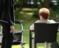 Bild: Elisa Schu/dpa
Ein Streit um die Pflegereform bringt den Koalitionsfahrplan ins Stocken. (Symbolfoto)