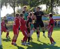 Bild: Rudi Gebert
Nach Eckbällen ging es vor dem Wiesauer Kasten immer turbulent zu. Aus: SpVgg Wiesau - FC Tirschenreuth 1:1.