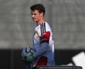 Bild: Federico Gambarini/dpa
Die Anzeichen mehren sich: Jonas Urbig steht daheim in München vor seinem Debüt im DFB-Tor.