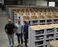 Bild: rti
Die drei Gesellschafter Mathias Zintl, Daniel Müller und Matthias Ziegler (von links) am neuen Standort der Pontara GmbH in Tirschenreuth. Damit ist die Zeit des Leerstands für die einstige Zehendner-Keramik-Halle beendet.