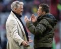 Bild: Tom Weller/dpa
Sind sich nicht einig: Bastian Schweinsteiger (l) und Lothar Matthäus. (Archivbild)