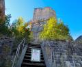 Bild: Bernhard Schultes
Der Aufstieg zur Burgruine Weißenstein bleibt weitere Monate versperrt. Die Besteigungsanlage des Bergfrieds ist marode und bedarf einer grundlegenden Sanierung.