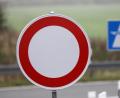 Bild: Bernd Wüstneck/dpa
In Sulzbach-Rosenberg kommt es in der Hennebergstraße und am Friedhofweg zu einer Vollsperrung.