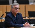 Bild: Martin Schutt/dpa
Hape Kerkeling ist Enkel eines NS-Opfers. Seine Meinung zu einem AfD-Verbotsverfahren äußerte er bei einer Anhörung im Thüringer Landtag.