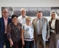 Bild: Rudi Gruber
Von links: Martin Deyerl, Geschäftsführer; Bianca Deyerl, Gesellschafterin und Geschäftsführerin; Norman Wisura, Heimleiter; Gertraud Deyerl, Geschäftsführerin; Karl Deyerl, Initiator, Gründer und Gesellschafter; Marina Schaller, Gesellschafterin und Geschäftsführerin.